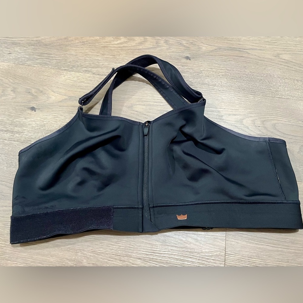 SHEFIT Flex black sports bra 5Luxe